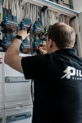 elektroinstallation gewerbe privat umbau neubau schmallenberg